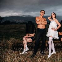 Confidence Man at Hare And Hounds