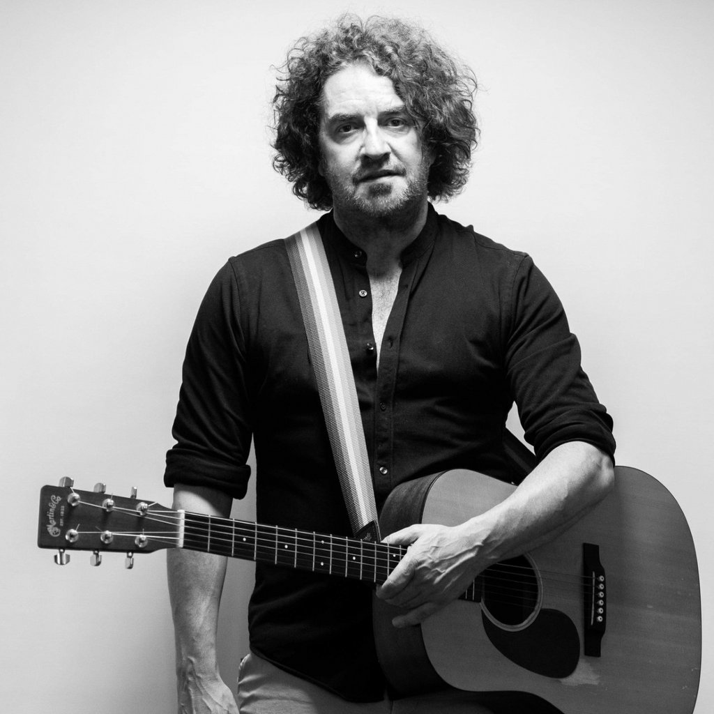 Ian Prowse (Pele / Amsterdam) and the Fiddle of Fire