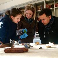 Hands-on Archaeology – Tobacco at the Palace