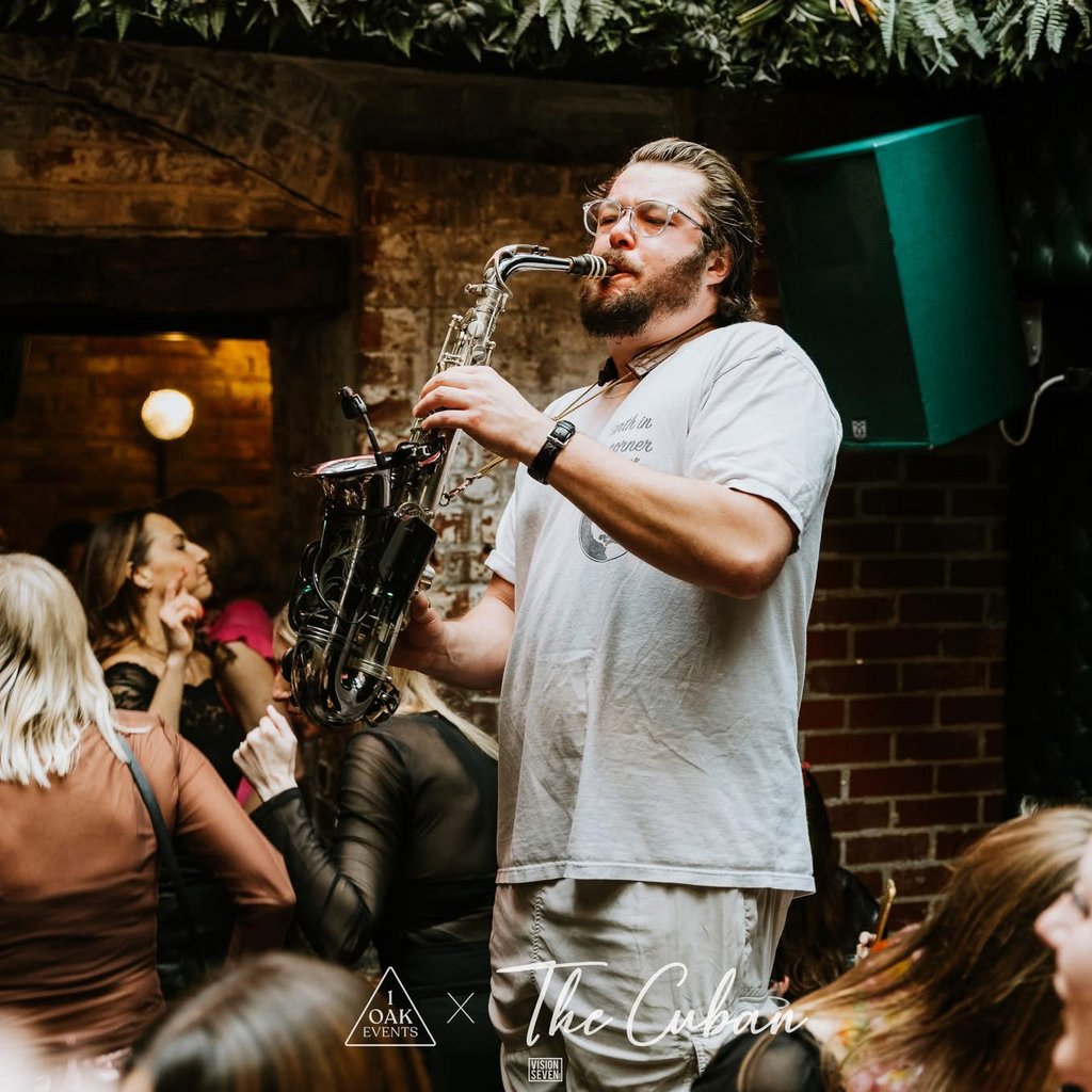 SummerSeries - 90s, 00s, Ibiza & Club Classics Bottomless Brunch