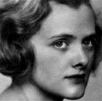 Dr Jane Mackay - My Cousin Rachel by Daphne du Maurier