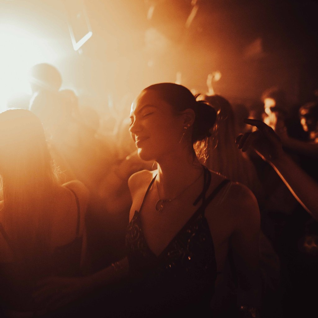 NEIGHBOURHOOD | House & UKG | Terrace Party at Bambu Beach Bar, Swansea