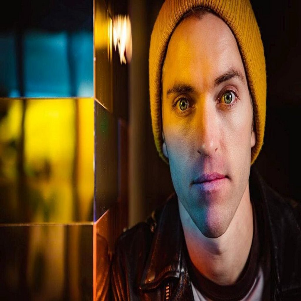 Comedy : Russell Hicks ( Preview/WIP), Anno Gomes