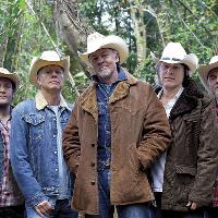 Los Pacaminos featuring Paul Young