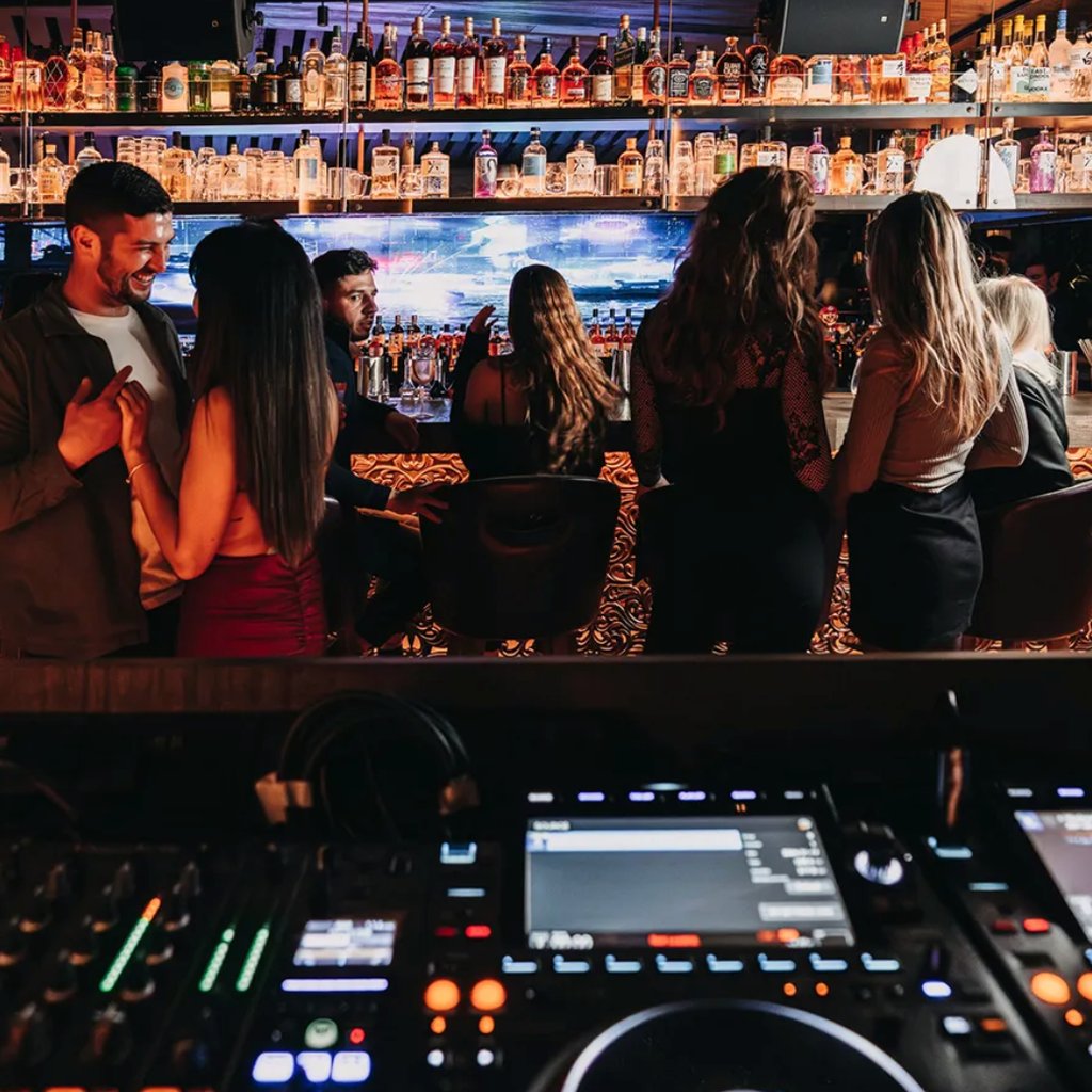 Rooftop Thursdays Singles Mixer at CLAP London