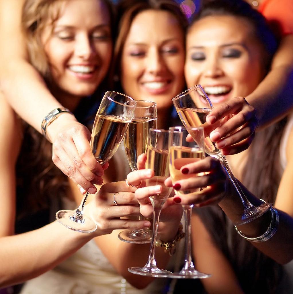 Shopping, Pamper & Psychic Night at Hogarths Gin Palace
