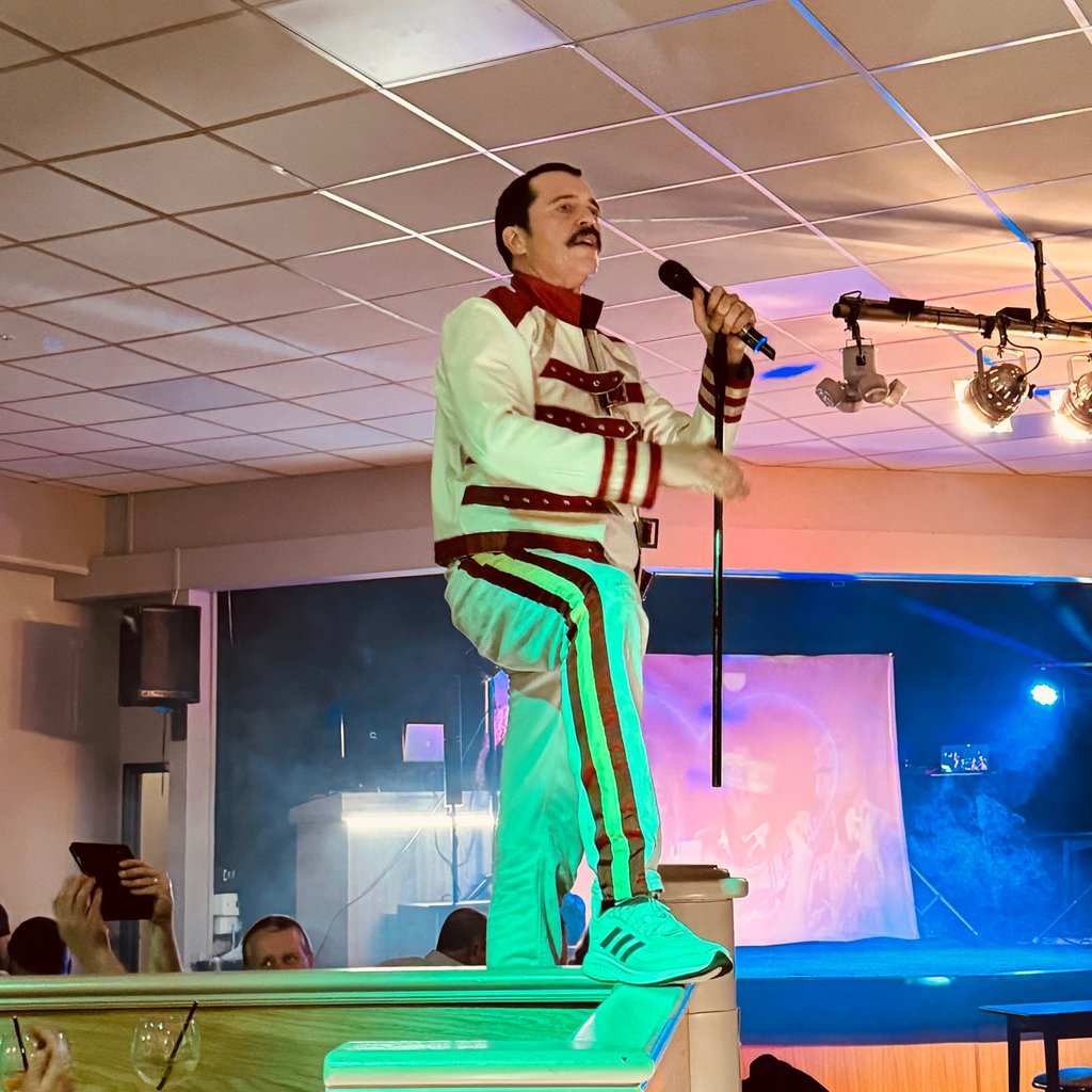 Jay Mercury presents a Tribute to Queen