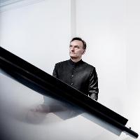 Stephen Hough, piano