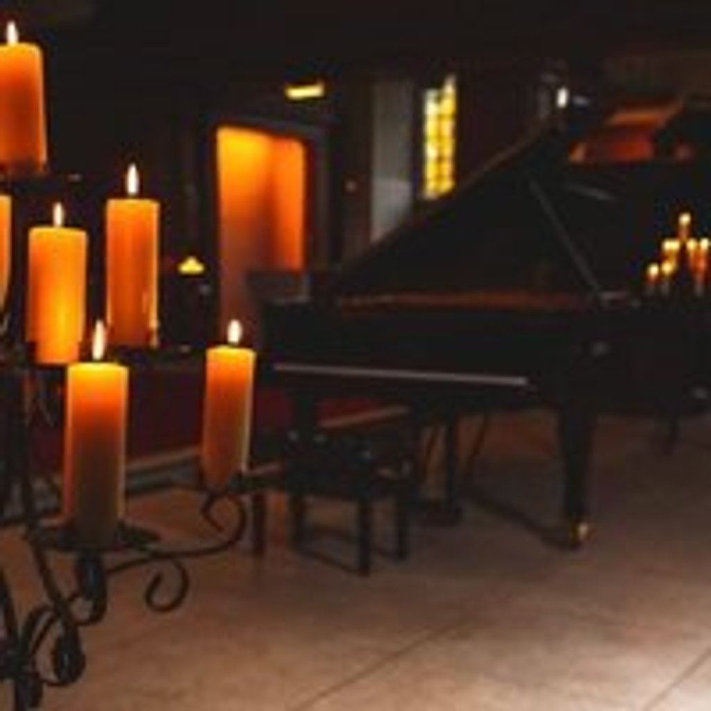 Chopin & Champagne by Candlelight (6.30pm)