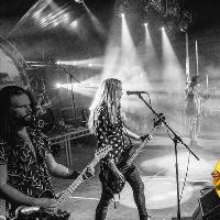Guns 2 Roses at The Saltgrass