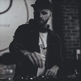 The Lot Thursdays With Wayne Holland (FREE ENTRY)
