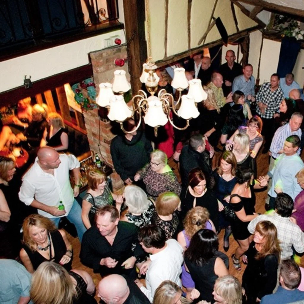 ESHER, SURREY. Party for Over 35's-60's+ SAT 18 APR