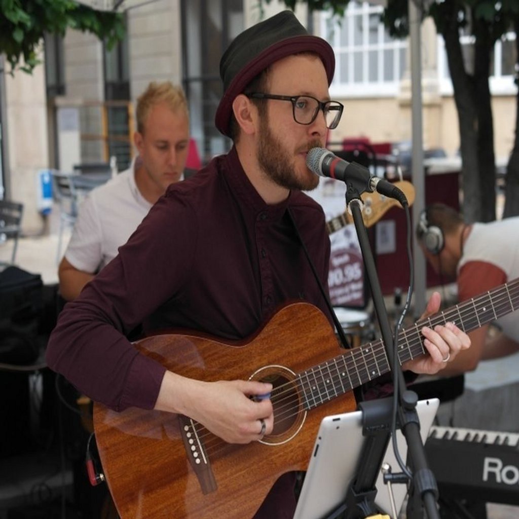 Live music: Danny Maddocks and Danny Lowndes' Hot Club