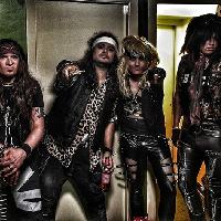 Motley Crude - The UK