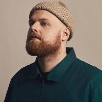 Tom Walker at Pyramids Centre