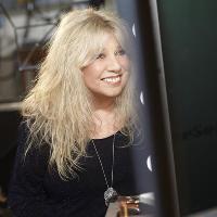 JUDIE TZUKE at Middlesbrough Town Hall