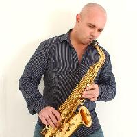 Singer & Saxaphonist Carlo Sax Live in the City