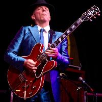 Stephen Dale Petit live at Wokingham Music Club