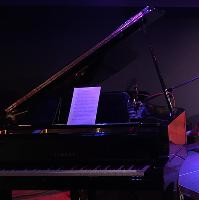 Simon Allen plays Joshua Redman