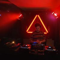 Illusion 023 - Tri