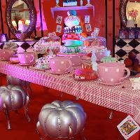 The Mad Hatter’s spending Easter at intu Watford!