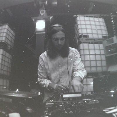 The Wonder Pot w/ Leon Vynehall