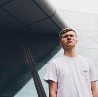 Elliot Adamson (extended set)