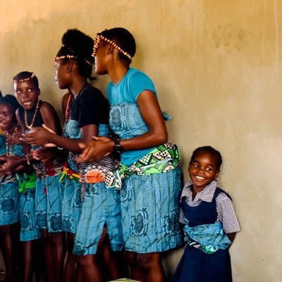 Many Hands: Live art and music fundraiser