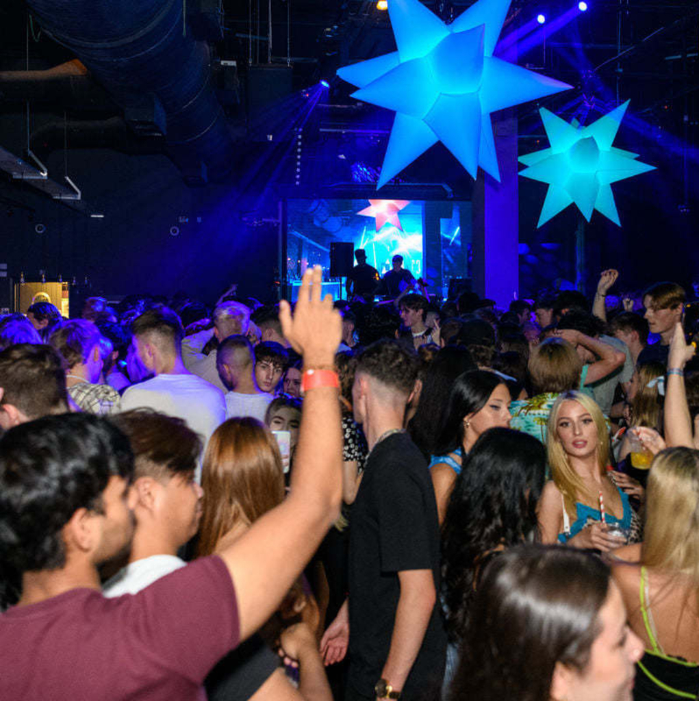 Venue Zoo Bar every Saturday in Leicester Square // 2 Floors of Music