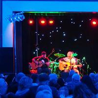 An Evening with Glass Onion at Thrumpton Hall