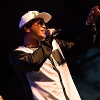 Jeff Dingle is Bruno Mars at Trimmers at Trimmers Arms