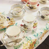 Tea with Oscar Wilde at The Retro Room At Vintage Retreat