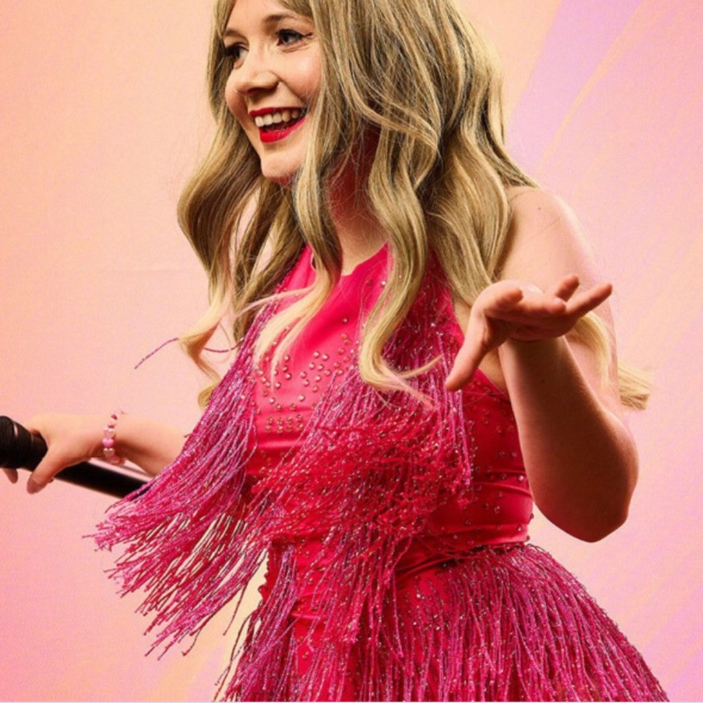 Taylor Swift Tribute by Anna - A Family Friendly Show