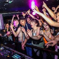 Free Rave - Jump Up at Undertone (10 Feet Tall)