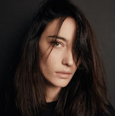 Amelie Lens - Renaissance meets face