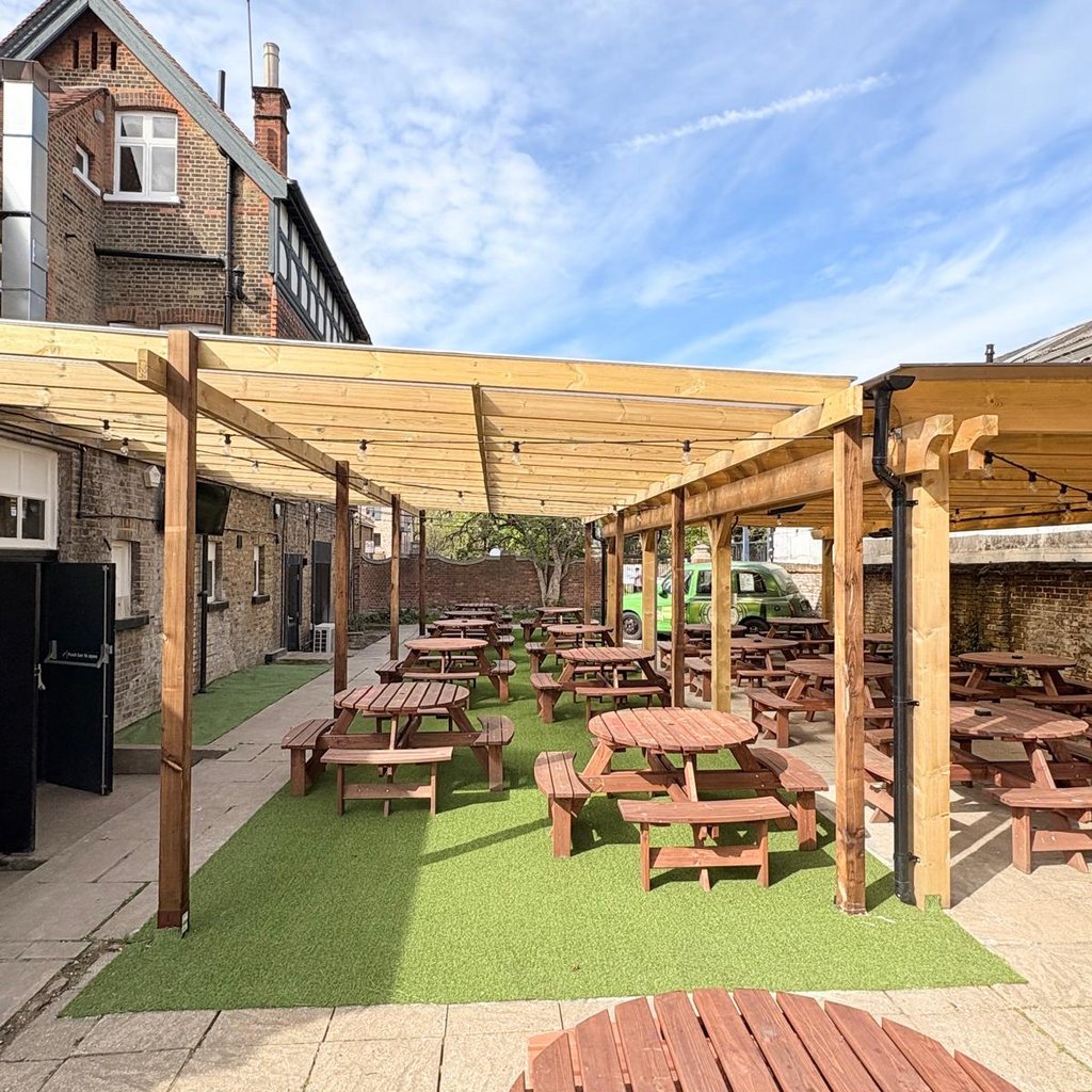 The Elmhurst free bank holiday 'Garden Party'