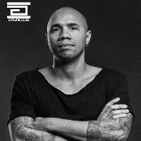 Vinicuis Honorio: ( Drumcode ) at Sandinos