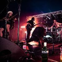 Holy Moly & The Crackers / Gathering Tides