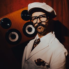 Mr.B