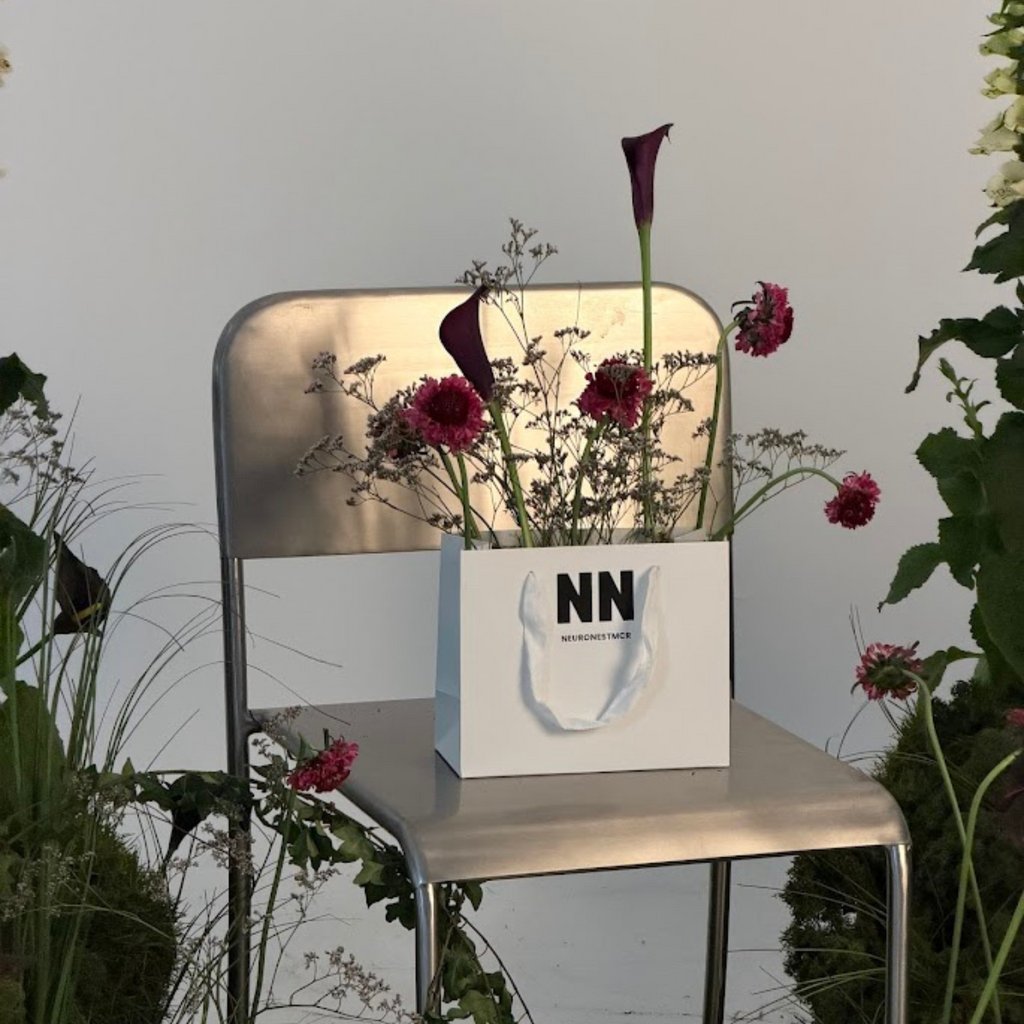 NeuroNest Flower Arrangement