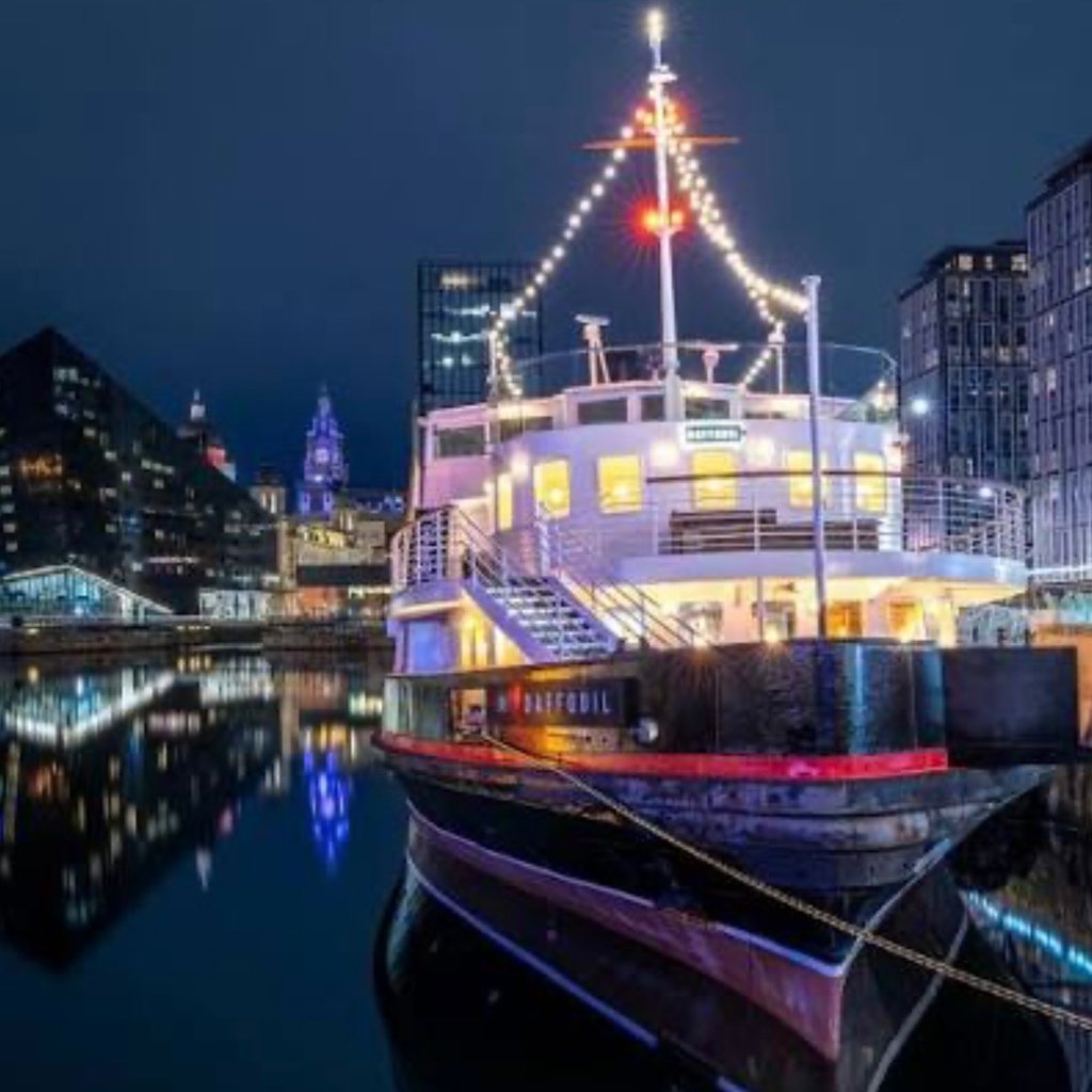 Hot jazz and Hawaiian melodies aboard the Mersey daffodil.