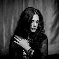 Sari Schorr at Cafe Drummond