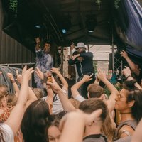 Mungo's Hi Fi and MC Kwasi