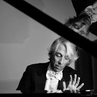 Piano Marathon with Cardiff Sinfonietta and Emilio Aversano