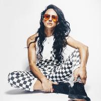 Danza ft Hannah Wants & Biscits at Tank
