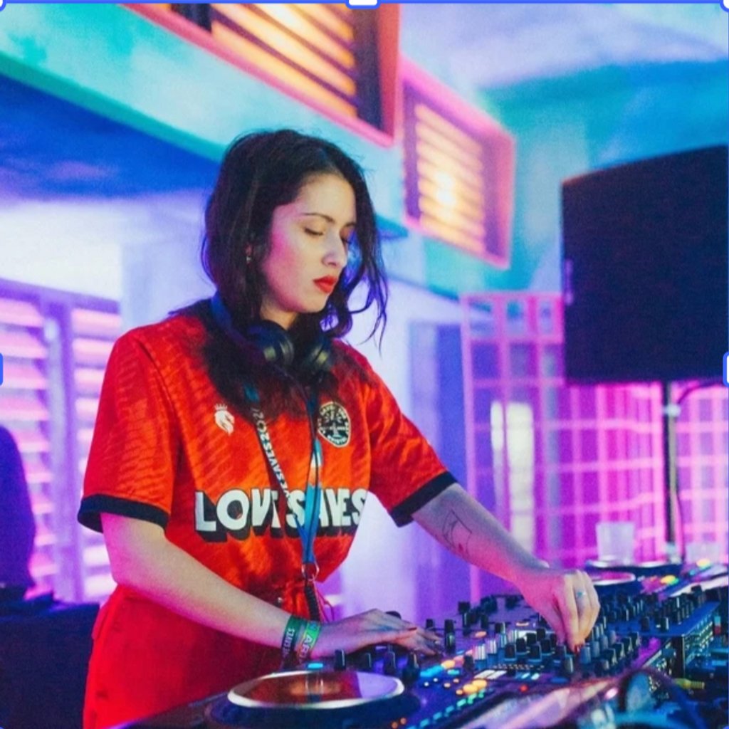 Common Ground Presents....Safiye, John Stapleton & Peter D