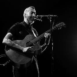 Jon Gomm