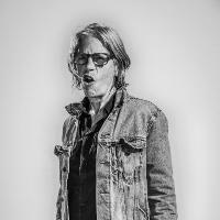 Between the Lines, Photographic Portraits of Authors