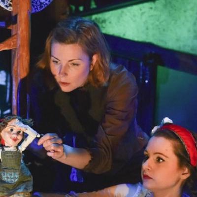 Red Earth Theatre: Mirror, Mirror