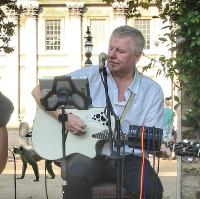 Gordon Mark Webber & Steve Mac Host the Acoustic Open Mic